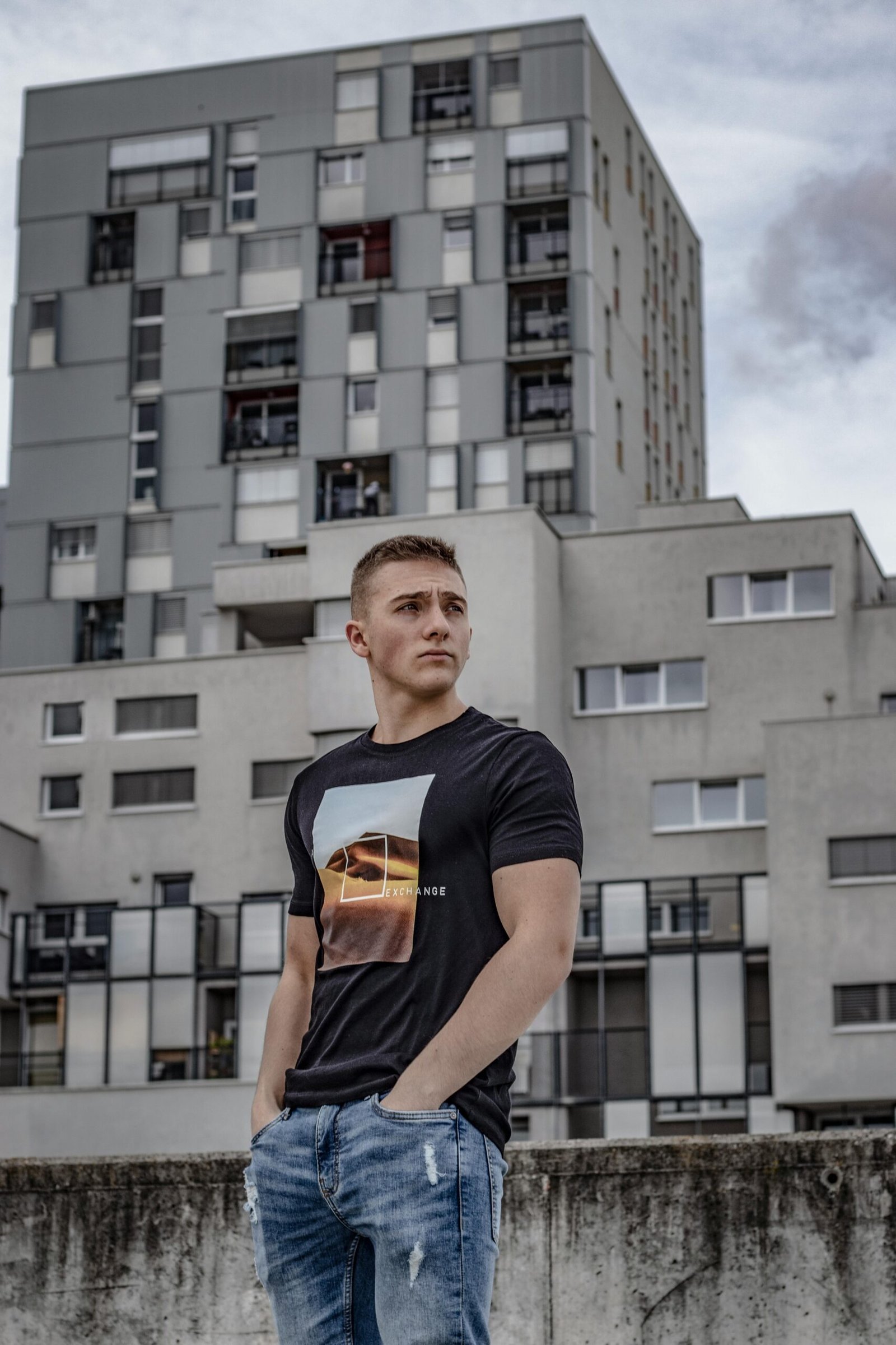 pexels-lamarbelina-5711434